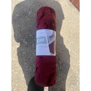 VCNY Home Amadora Quatrefoil 24 x 60 Bath Runner